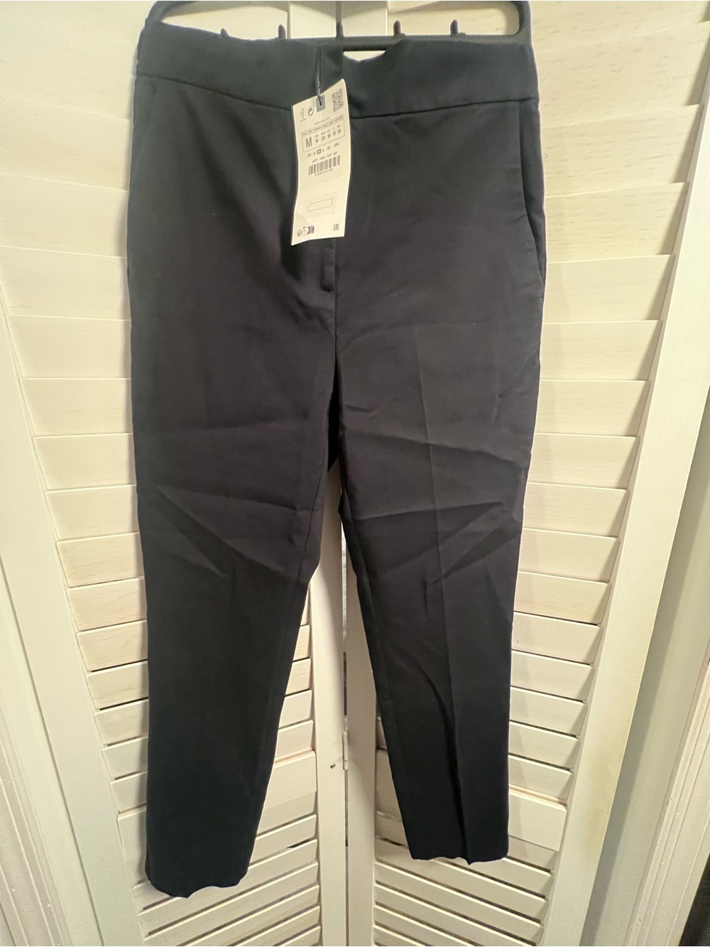 Zara Women's Straight Leg Pants in Black